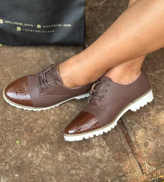 Signature leather brogues