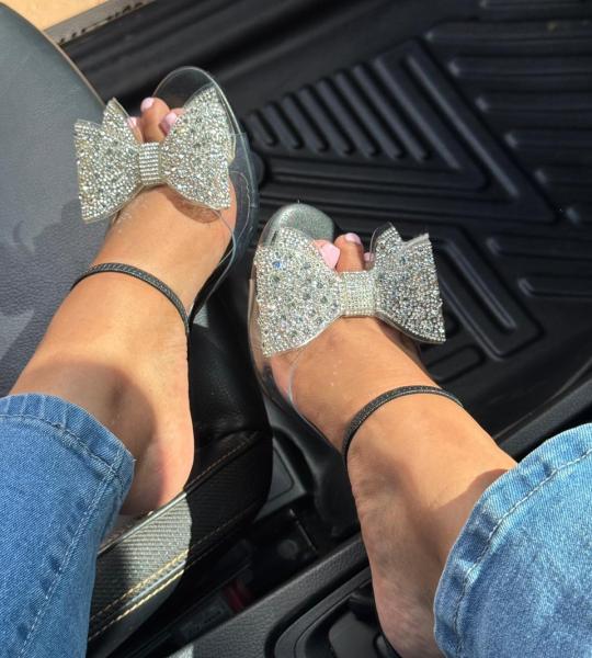 Glam bow heels