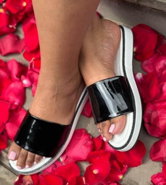 Glossy glam slides