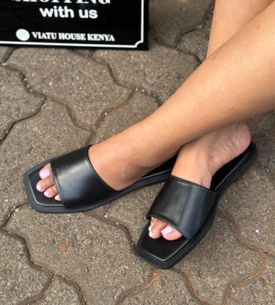 Stylish square-toe sandals