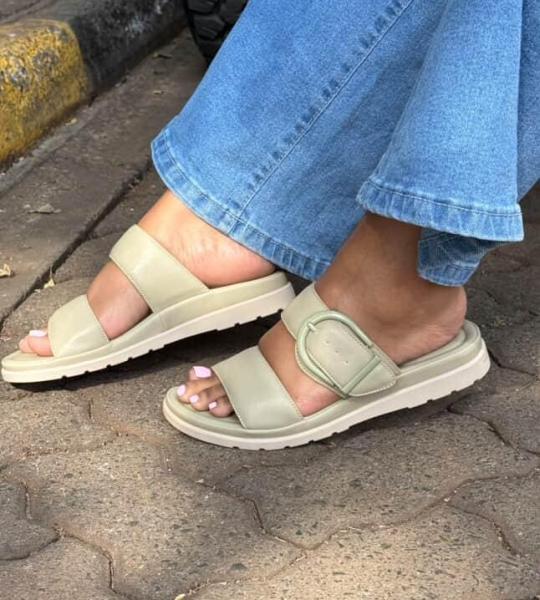 Double strap buckle sandals