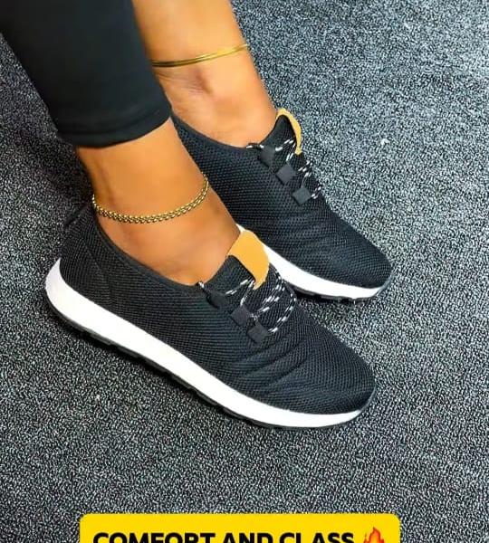 Lightweight knit sneakers