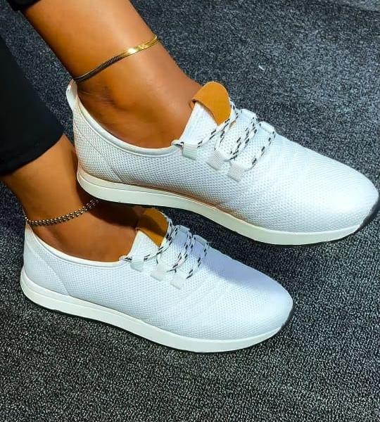 Lightweight knit sneakers