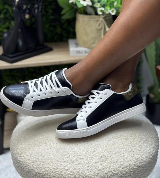 Jungle vibe sneakers